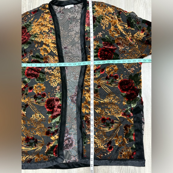 Baltic Born Velvet Kimono with Floral Design Size L/XL - Picture 3 of 10